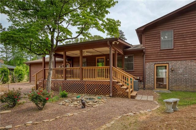 1111 Holly Hills Drive SW, Lilburn, GA 30047