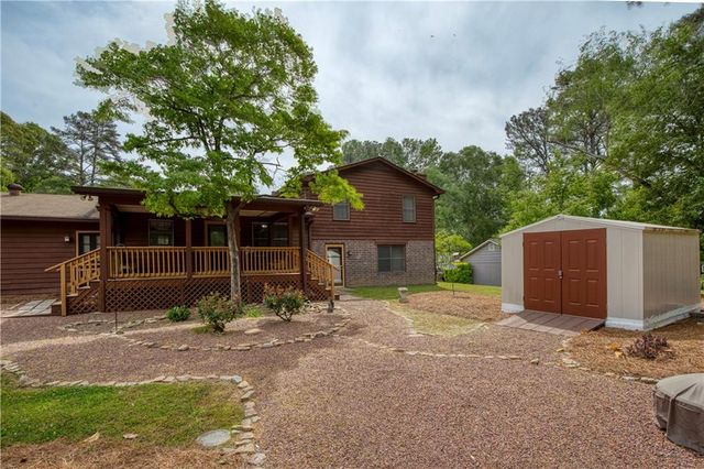 1111 Holly Hills Drive SW, Lilburn, GA 30047