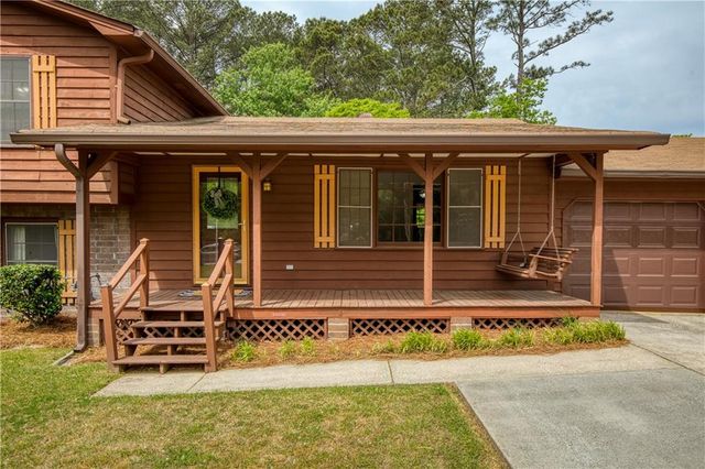 1111 Holly Hills Drive SW, Lilburn, GA 30047