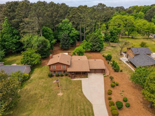 1111 Holly Hills Drive SW, Lilburn, GA 30047
