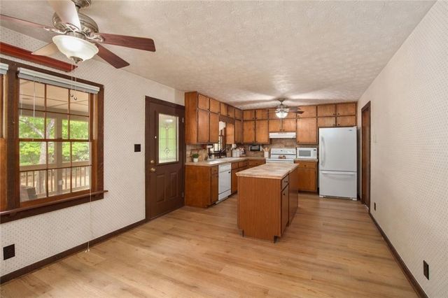 1111 Holly Hills Drive SW, Lilburn, GA 30047