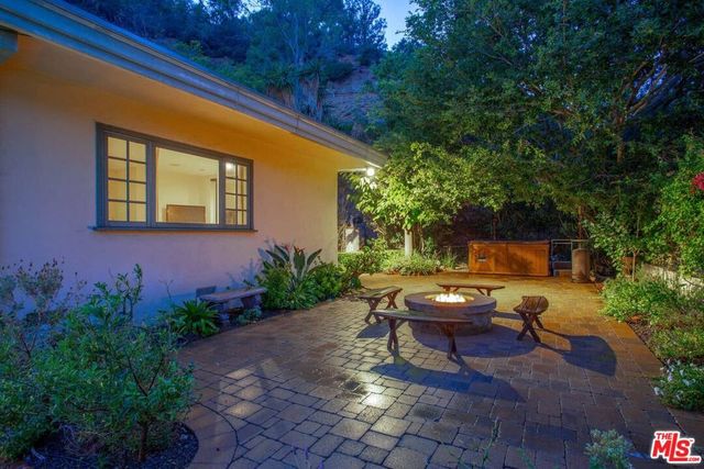 10213 Cielo Drive, Beverly Hills, CA 90210