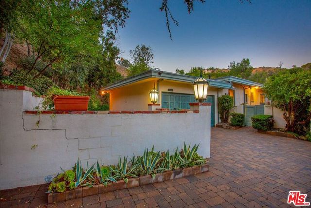 10213 Cielo Drive, Beverly Hills, CA 90210