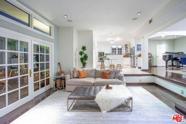 10213 Cielo Drive, Beverly Hills, CA 90210