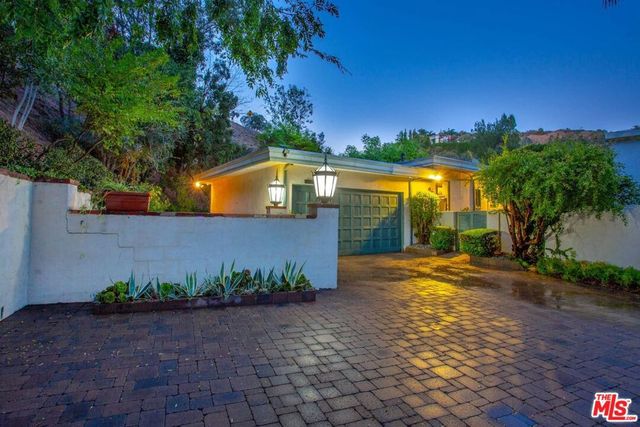 10213 Cielo Drive, Beverly Hills, CA 90210
