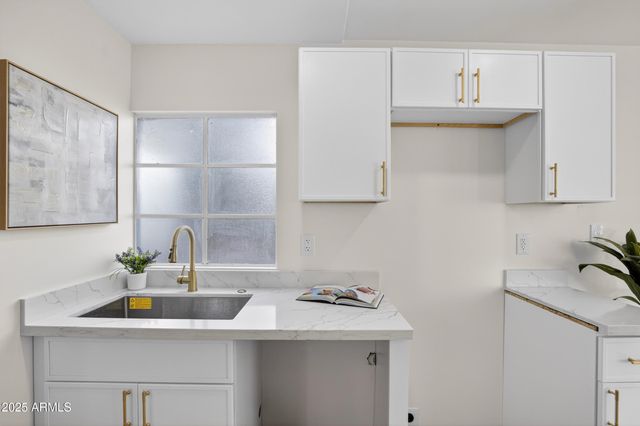 1426 S GRANDVIEW Drive, Tempe, AZ 85281