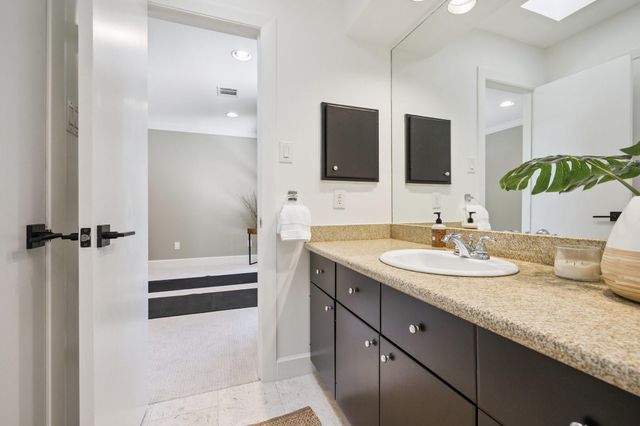 11605 Oak Glen Court, Bunker Hill Village, TX 77024