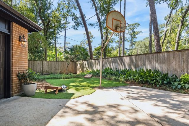 11605 Oak Glen Court, Bunker Hill Village, TX 77024