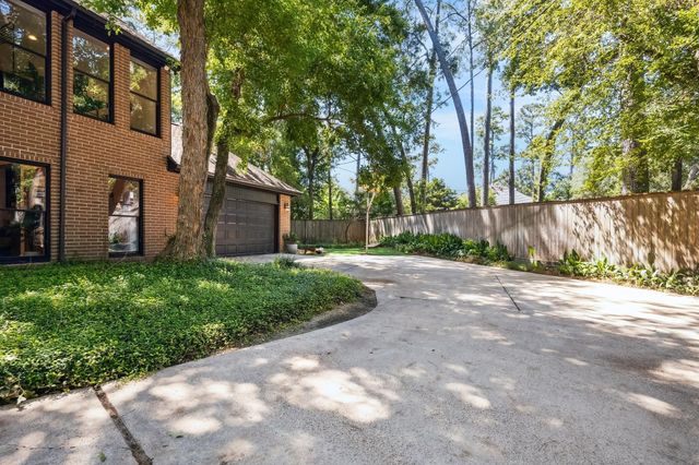 11605 Oak Glen Court, Bunker Hill Village, TX 77024