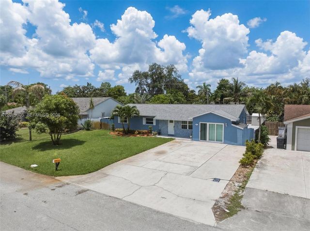 6595 Massachusetts Dr, Lake Worth, FL 33462
