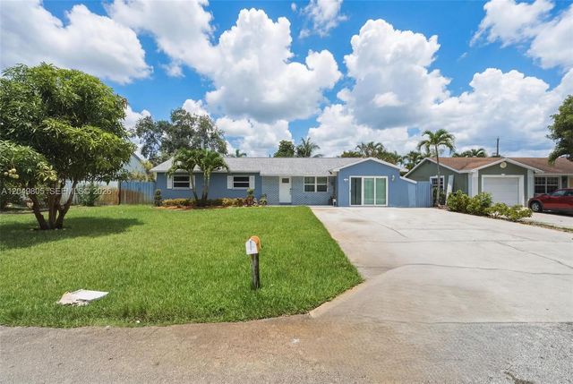 6595 Massachusetts Dr, Lake Worth, FL 33462