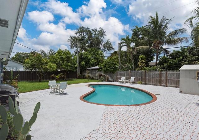 6595 Massachusetts Dr, Lake Worth, FL 33462