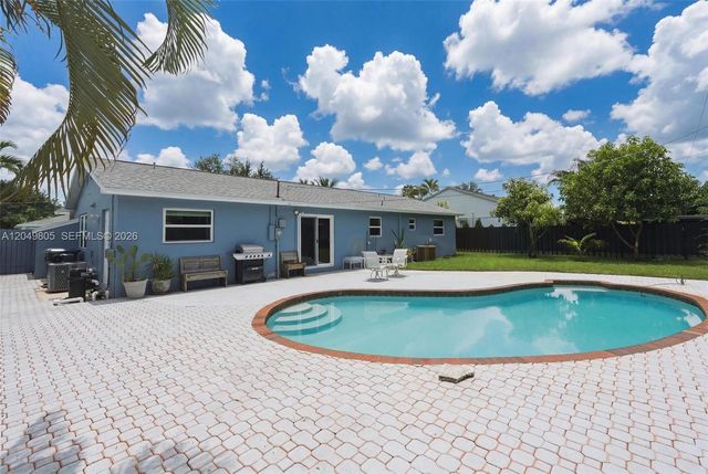 6595 Massachusetts Dr, Lake Worth, FL 33462