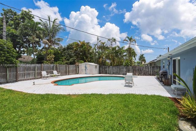 6595 Massachusetts Dr, Lake Worth, FL 33462