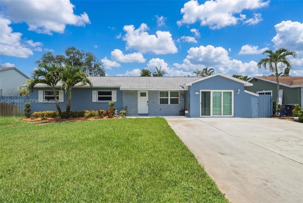 6595 Massachusetts Dr, Lake Worth, FL 33462