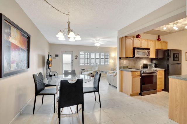 4050 Cornwall C, Boca Raton, FL 33434