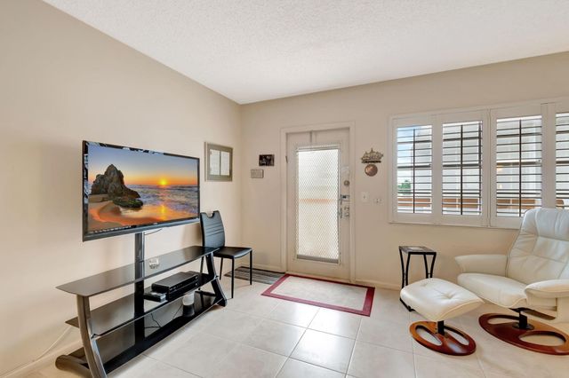 4050 Cornwall C, Boca Raton, FL 33434