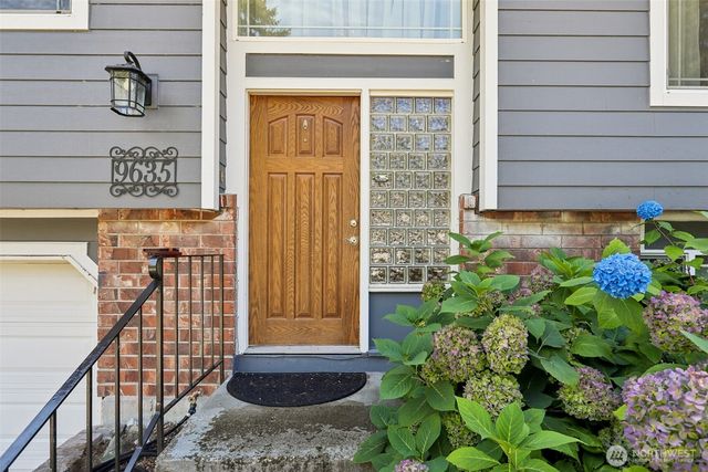 9635 NE 129th Place, Kirkland, WA 98034