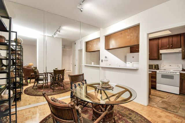 11711 Memorial Drive 41, Houston, TX 77024