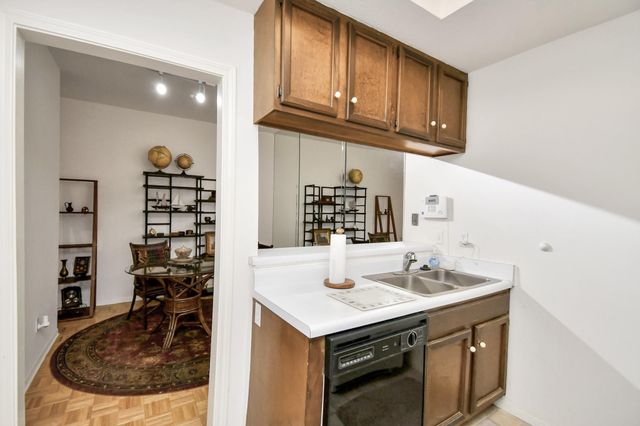 11711 Memorial Drive 41, Houston, TX 77024