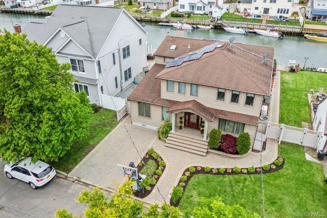 82 Division Avenue, Massapequa, NY 11758