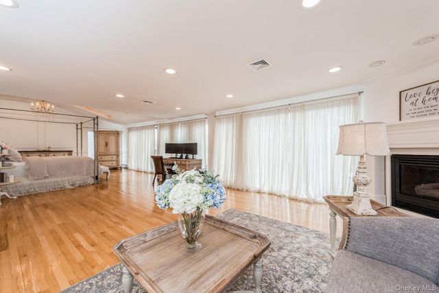 82 Division Avenue, Massapequa, NY 11758