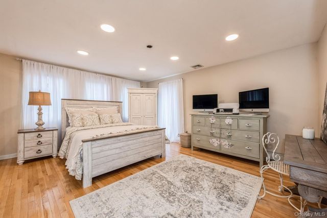 82 Division Avenue, Massapequa, NY 11758