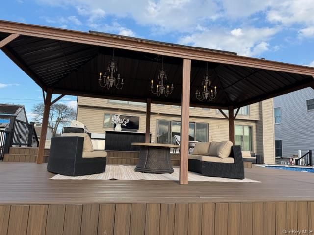 82 Division Avenue, Massapequa, NY 11758
