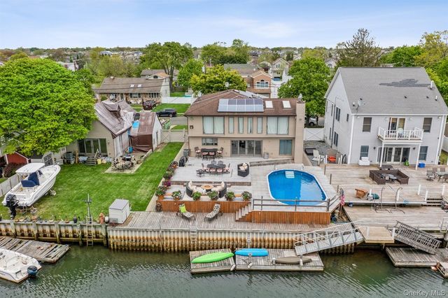 82 Division Avenue, Massapequa, NY 11758