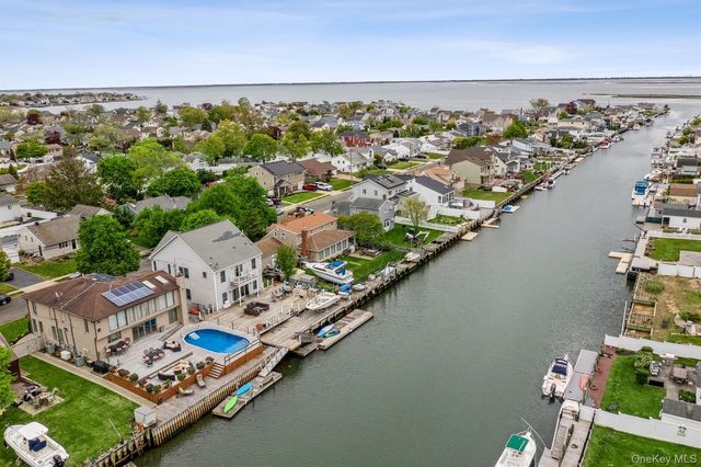 82 Division Avenue, Massapequa, NY 11758