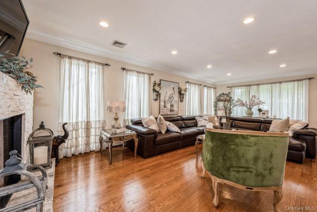 82 Division Avenue, Massapequa, NY 11758