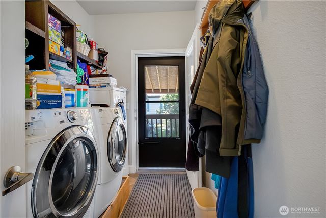 936 Mountain Villa Drive, Enumclaw, WA 98022