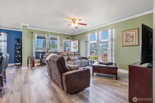 936 Mountain Villa Drive, Enumclaw, WA 98022