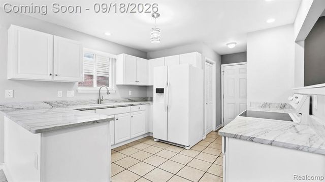 24660 Christina Drive, Brownstown, MI 48134