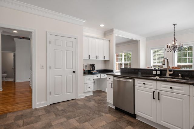 2240 Westwood Dr, N, Murfreesboro, TN 37130