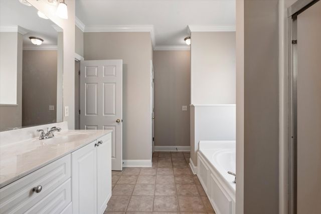 2240 Westwood Dr, N, Murfreesboro, TN 37130