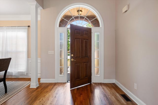 2240 Westwood Dr, N, Murfreesboro, TN 37130