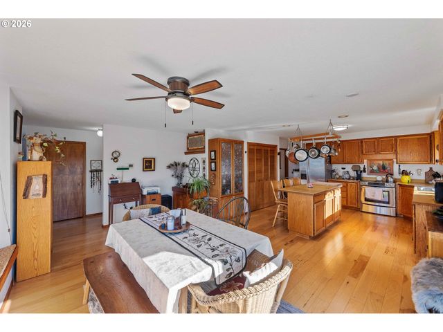 770 PREFONTAINE Dr, Coos Bay, OR 97420