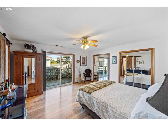 770 PREFONTAINE Dr, Coos Bay, OR 97420