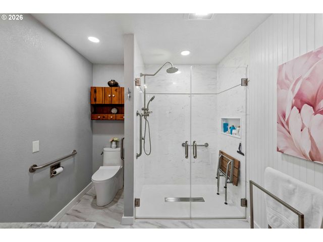 770 PREFONTAINE Dr, Coos Bay, OR 97420