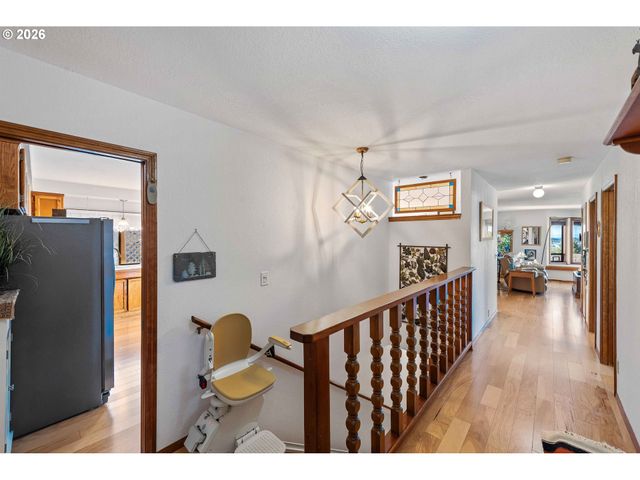 770 PREFONTAINE Dr, Coos Bay, OR 97420