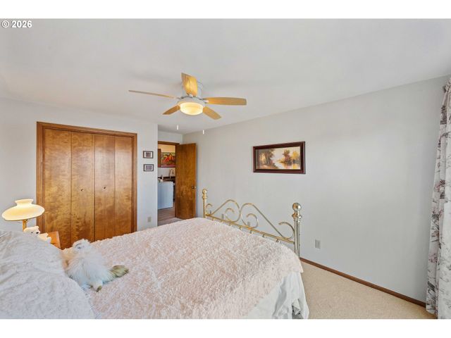 770 PREFONTAINE Dr, Coos Bay, OR 97420