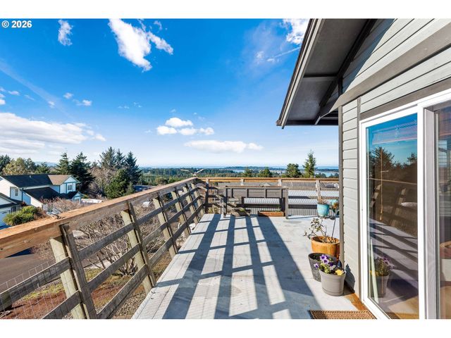770 PREFONTAINE Dr, Coos Bay, OR 97420
