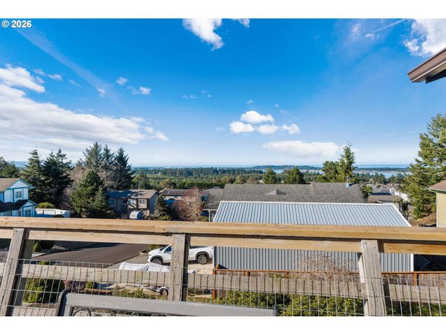 770 PREFONTAINE Dr, Coos Bay, OR 97420
