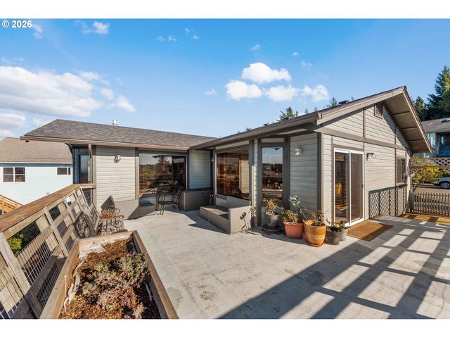 770 PREFONTAINE Dr, Coos Bay, OR 97420