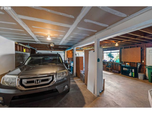 770 PREFONTAINE Dr, Coos Bay, OR 97420