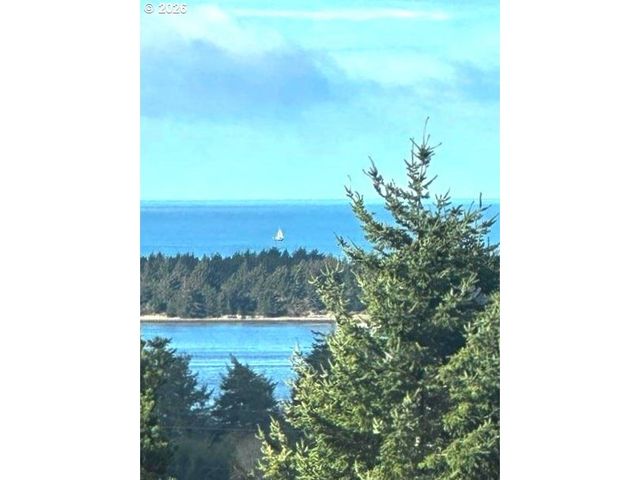 770 PREFONTAINE Dr, Coos Bay, OR 97420