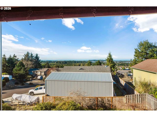 770 PREFONTAINE Dr, Coos Bay, OR 97420