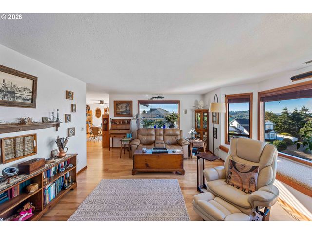 770 PREFONTAINE Dr, Coos Bay, OR 97420