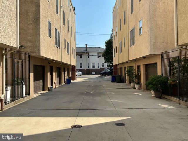 2440 S 19TH ST, Philadelphia, PA 19145